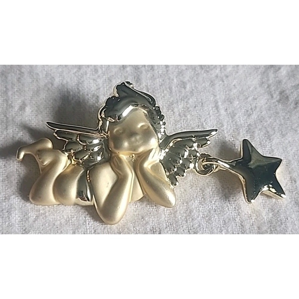 American Jewelry Chain Signed "AJC" Goldtone Cherub Angel Star Charm Brooch Pin